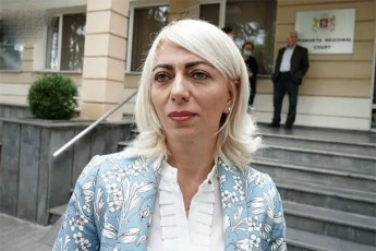 advokati-guram-amirxanaSvilma-daadastura-erT-erTma-rom-hkiTxa-rogor-kargadac-icis-sirbili-SaqaraSvilma-ase-kargad-Tu-icis-curvao