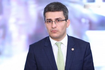 mamuka-mdinaraZe-roca-ilxam-gasanovma-nacionaluri-moZraobis-axali-sia-naxa-albaT-ifiqra-rom-iq-WeSmaritebas-eziareboda