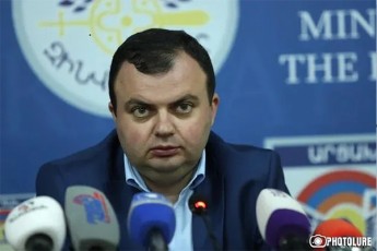 mTiani-yarabaRis-ew-prezidentis-presmdivani---azerbaijanis-qalaq-ganjis-samxedro-aeroporti-ganadgurebulia