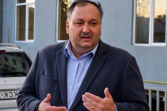 ioseb-xaxaleiSvili-quTaisis-meria-afxazeTidan-devnilTa-korpusebis-infrastruqturis-mowesrigebaze-intensiurad-muSaobs