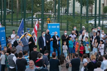 resan-konceliZe-da-tite-aroSiZe-baTumSi-mcxovreb-devnil-ojaxebs-Sexvdnen