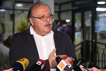 grigol-vaSaZe-baTumSi-xalxmraval-Sekrebaze-dasmul-kiTxvaze-pasuxismgebloba-mTlianad-ekisreba-koronaviruss-da-SemiZlia-migagzavnoT-koronavirusTan