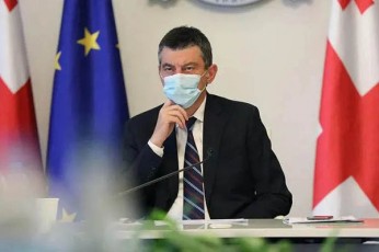 premieri-Jurnalists-me-pirbade-mikeTia-yovelTvis-testic-gavikeTe-TviTizolaciaSi-gadavide-da-ra-vqna-Cems-magivrad-vin-imuSavebs-iqneb-idea-SemomTavazoT
