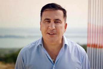 mixeil-saakaSvili-saqarTvelos-datovebs-erTi-adamiani-specialurad-gavxsniT-WorvilaSi-erTdRian-saerTaSoriso-aeroports-da-reisi-Worvila-moskoviT-Cabardes-Tavis-patrons-gazpromSi