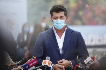 kaxa-kalaZem-Sesabamis-samsaxurebs-daavala-serviscentrebSi-rigebis-dacva-uzrunvelyon-rom-Zalian-bevri-adamiani-patara-sivrceSi-aRar-iyos-Sekrebili