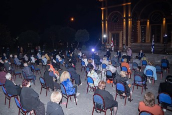 resan-konceliZe-da-tite-aroSiZe-baTumSi-skolis-pedagogebs-Sexvdnen