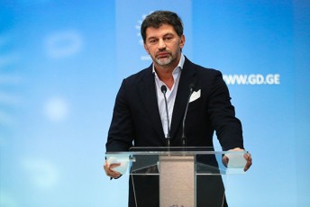 kaxa-kalaZe--yvela-vinc-Seecdeba-policielis-Tu-saarCevno-administraciis-TanamSromlis-Rirsebis-xelyofas-umkacres-pasuxs-miiRebs