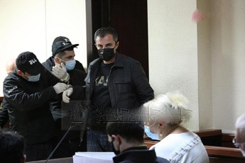 braldebuli-akaki-kobalaZe-me-da-Tedo-bavSvobidan-vmegobrobdiT-moralurad-viyavi-ganadgurebuli-roca-policielma-miTxra-50-aTass-rom-sTavazobdi-Tedom-Cagwerao