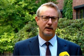 karl-harceli-mivesalmebiT-politikuri-liderebisa-da-arasamTavrobo-organizaciebis-mowodebebs-dialogisken