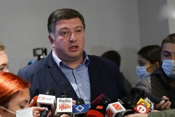 gigi-ugulava-jerjerobiT-xelisuflebis-warmomadgenlebis-mxridan-dialogi-gvesmis-rogorc-carieli-verbaluri-sityva-romlis-Sinaarsic-ar-arsebobs