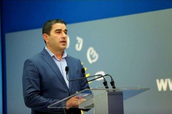 Salva-papuaSvili-opoziciis-boikoti-parlamentis-legitimacias-problemas-ver-Seuqmnis