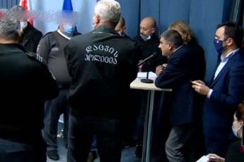 olqebi-gaqvT-batono-levan-gasaCivrebuli-da-me-mekiTxebiT-raze-isaubroT-risTvis-moxvediT-aq---Tamar-Jvania-levan-TarxniSvils