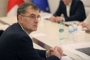 sozar-subari-mTeli-opoziciuri-speqtri-saakaSvilis-gavlenis-qveS-aris-moqceuli-da-ver-Tavisufldebian---saakaSvili-cdilobs-opoziciis-liderad-iqces-tyveobaSi-amyofebs-abulingebs