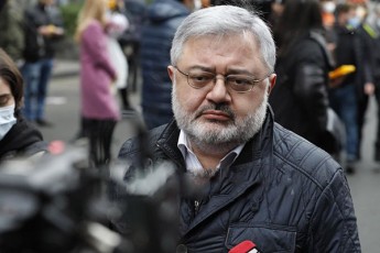 daviT-usufaSvili-saqarTvelos-yvelaze-naklebad-sWirdeba-politikuri-Cixi-saiTac-erTpartiuli-mmarTvelobis-msurvelma-xelisuflebam-waiyvana-da-aqedan-gamosavali-unda-movZebnoT