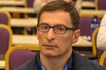 zurab-guruli-amerikaSi-miviReT-specialuri-brZaneba-klinikebSi-koronavirusis-vaqcinis-misaRebad-mzadeba-daviwyoT