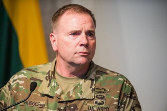 generali-ben-hojesi-Cven-unda-gavugzavnoT-saqarTvelos-mowveva-rom-dauyovnebliv-gaxdes-nato-s-wevri