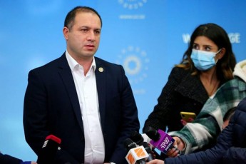 givi-miqanaZe-mzad-varT-nebismieri-sakiTxis-gansaxilvelad-garda-im-mocemulobisa-romlis-mixedviTac-yvela-mxarem-pativi-unda-sces-moqalaqeebis-arCevans