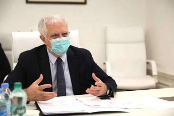 amiran-gamyreliZe-koronavirusis-vaqciniT-pirvel-rigSi-samedicino-personali-aicreba