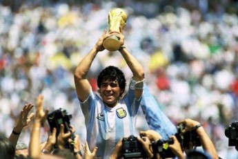 legendaruli-diego-maradona-gardaicvala---ra-gaxda-fexburTelis-gardacvalebis-mizezi