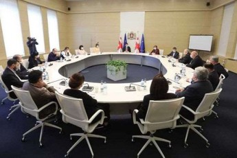 giorgi-gaxaria-aucilebelia-hospitaluri-seqtoris-gantvirTva-raTa-kritikuli-pacientebisTvis-Seferxebebi-ar-iyos