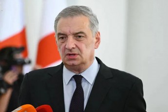 gia-volski-girCze-yvela-erTad-iyo-maSin-roca-mtris-winaSe-Sarvali-Caixades-dRes-ras-gaakeTeben-da-ra-poziciebiT-gansxvavdebian-erTmaneTisgan-ar-vici