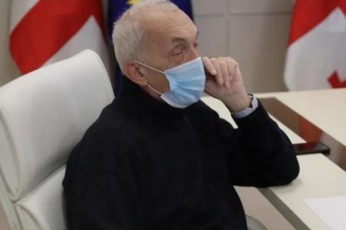 Tengiz-cercvaZis-gancxadebiT-saqarTvelos-kovid-19-iT-inficirebuli-pacientebis-mkurnalobisTvis-remdesiviris-sacdeli-partia-4000-flakoni-aqvs-SeZenili