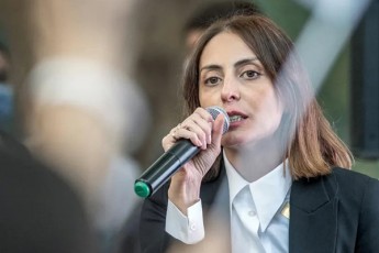 xatia-dekanoiZe-vwuxvar-rom-poziciebis-daaxloeba-ver-moxerxda-partiasa-da-Tavmjdomares-Soris-Tumca-cvlilebebi-xdeba-da-yvelafers-adamianurad-unda-SevxedoT