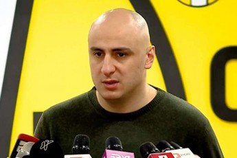 nika-melia-an-dainiSneba-arCevnebi-an-opozicia-daiwyebs-mSvidobiani-magram-Zalian-mkveTri-saprotesto-aqciebisTvis-mzadebas
