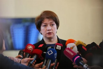 maia-cqitiSvili-Tu-partia-uars-acxadebs-im-procesSi-CarTvaze-rasac-pasuxismgeblobis-aReba-hqvia-ramdenad-marTebulia-am-tipis-partiis-dafinanseba