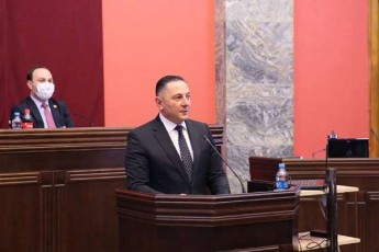 vaxtang-gomelauri-oponentebi-xSirad-amboben-rom-kriminalma-imata-monacemebi-sapirispiros-adasturebs-gasul-welTan-SedarebiT-danaSauli-10-procentiT-Semcirda
