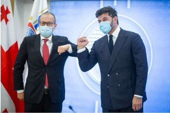 hans-kluge-Tbilisi-zedmiwevniT-asrulebs-jandacvis-msoflio-organizaciis-rekomendaciebis-srul-pakets-risTvisac-madlobas-vuxdi-kaxa-kalaZes