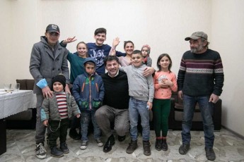 kaxa-kalaZe-minda-mivmarTo-biznesseqtors-yvela-im-adamians-ojaxs-visac-aqvs-SesaZlebloba-akeTos-sikeTe