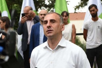 aleko-elisaSvili-opozicias-esec-Tu-ar-mogwons-ei-Sarze-xar-ginda-rom-biZina-ivaniSvilma-daurekos-saakaSvils-an-bokerias-gadaibare-Zalaufleba
