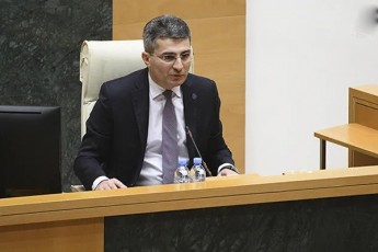 mamuka-mdinaraZe-mTeli-opoziciuri-speqtri-bokeriasa-da-nacmoZraobis-gavlenis-qveSaa-rom-moRalateebi-ar-dauZaxon---Tu-am-kompleqss-moixsnis-opoziciuri-speqtri-maSin-SevTanxmdebiT