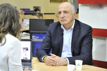 badri-jafariZe-4-adamianis-damatebas-parlamentis-erTpartiulobaSi-araferi-Seucvlia---qarTuli-ocneba-unda-Seeguos-realobas-moikribos-gambedaoba-da-SeTanxmebaze-wamovides