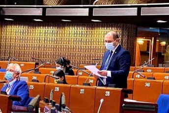 givi-miqanaZe-samwuxaroa-rom-opoziciuri-partiebi-ar-afaseben-sakuTari-amomrCevlebis-mier-gamoxatul-mxardaWeras