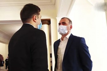 aleko-elisaSvili-namdvilad-Tavaweulebi-SemovediT-parlamentSi