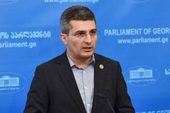 mamuka-mdinaraZe-rodesac-deputats-Tavze-nagavi-Camoamxes-Turme-gamoxatvis-Tavisufleba-yofila-da-iveri-melaSvilze-guSindeli-incidenti---umZimesi-Tavdasxma