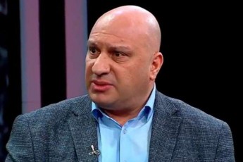 nika-CitaZe-acxadebs-rom-nika-melia-20-ivniss-parlaments-SturmiT-ar-iRebda