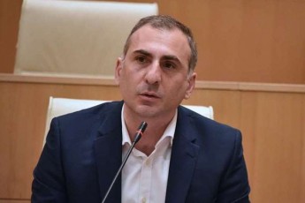 aleko-elisaSvili-vici-Zalian-bevrs-unda-parlamentSi-Semosvla-wvaloben-xan-ras-iZaxian-xan-ras-rom-adre-naTqvami-sityvebisgan-gamoZvrnen-da-parlamentSi-Semovidnen