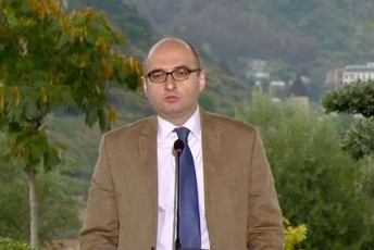 nikoloz-Cxetiani-dendrologiuri-parkis-Sesaxeb-gadaRebul-filmze-gamaognebelia-udavo-faqtebis-uxeSi-damaxinjeba