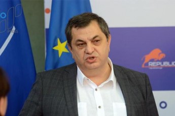 daviT-berZeniSvili-respublikelebis-iniciativaze-darwmunebuli-var-sxva-opozicioner-deputatebsac-daviTanxmebT