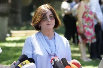 irma-nadiraSvili-ver-getyviT-rom-partiaSi-araferi-Seicvleba-gadawyvetilebebis-Sesaxeb-daTo-baqraZe-ilaparakebs
