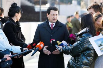 arCil-TalakvaZe-nika-melia-gagulisebuli-iyo-da-ambobda-rom-yvela-borkils-moiwyvets-Tavs-gaiTavisuflebs-dRes-ki-oTaxSi-Caiketa---sircxvilia