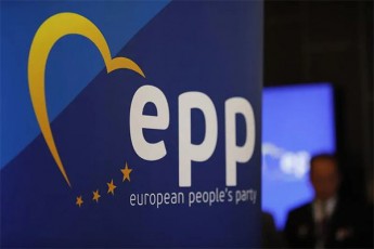 samwuxaroa-rom-saqarTvelos-xelisuflebam-nika-melias-dapatimrebis-gadawyvetilebiT-nacvlad-gamosavlisa-da-kompromisis-Ziebisa-politikuri-krizisis-gaRrmaveba-airCia