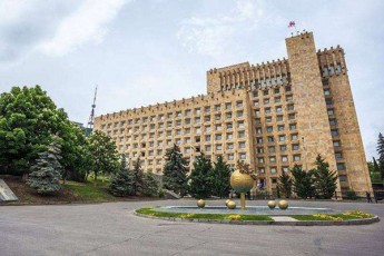 arsebuli-informaciiT-irakli-RaribaSvilis-mTavrobaSi-mxolod-erTi-axali-saxe-iqneba-mTavrobis-administracia