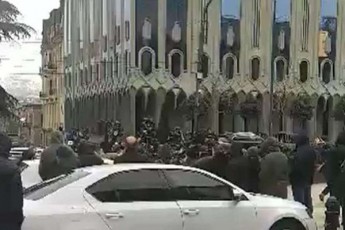 parlamenTan-nacionaluri-moZraobis-aqtivistebi-samarTaldamcvelebs-daupirispirdnen