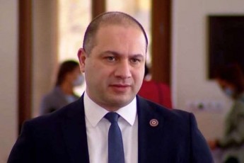 givi-miqanaZe-Cven-yovelTvis-vcdilobdiT-sakiTxebis-molaparakebis-magidasTan-gadatanas-amitom-CavrTeT-procesSi-fasilitatori-elCebi