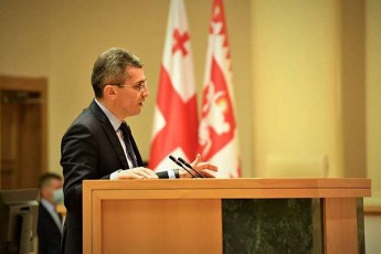 mamuka-mdinaraZe-dialogze-vilaparakoT-saqmeze-qveynis-interesebze-da-ara-imaze-ra-awyobs-nacmoZraobas