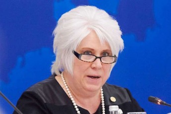 marina-kaliurandi-damSviddiT-da-daiwyeT-erTmaneTTan-saubari-dialogi-unda-Sedges